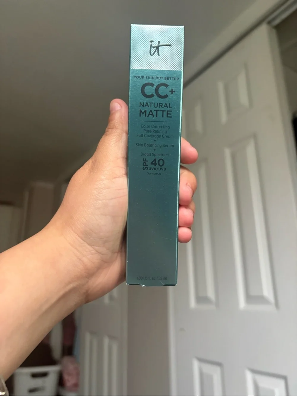 it cosmetics CC+ Medium Cool Natural Matte Cream